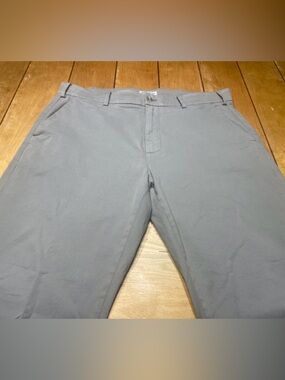 Peter Millar Signature Sateen Pants Size 36x32 Color Gray